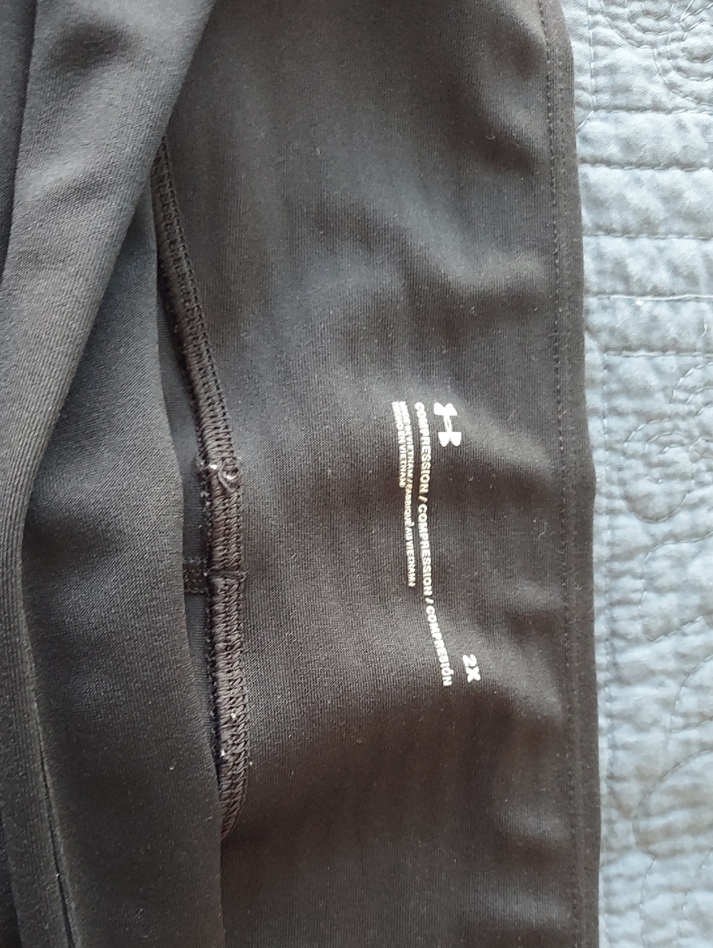 Under Armour Black Performance Compression Leggings-crop Length-just Below Knee
